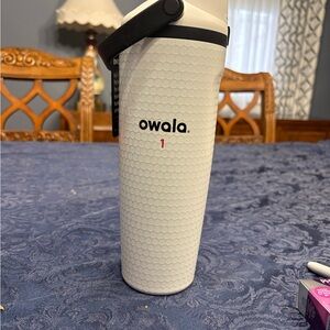 Owala limited edition 30 oz. FreeSip Sway Golf Travel Tumbler